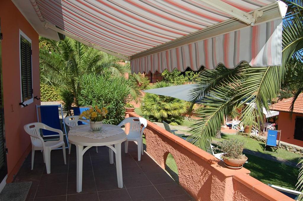 Residence Villa Franca Capoliveri  Exteriör bild